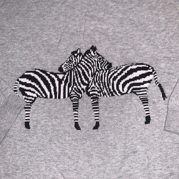 Reitmans | Zebra Crewneck Size Medium - Picture 3 of 6